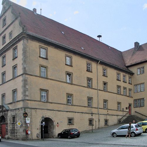 Fladungen_Rathaus_mit_Schuettbau_A_01_bearbeitet.jpg